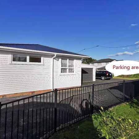 Red Brick House Villa Auckland Exterior photo