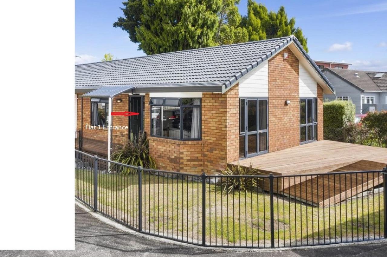 Red Brick House Villa Auckland Exterior photo